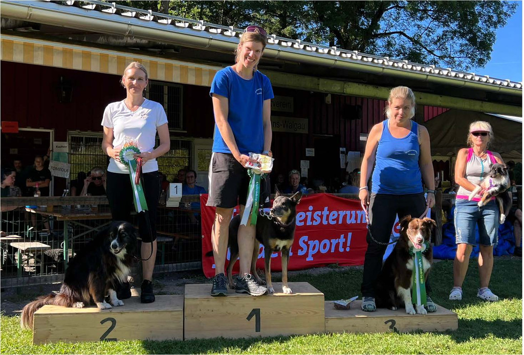 Eva Platz 1 Daniela Platz 3.jpg