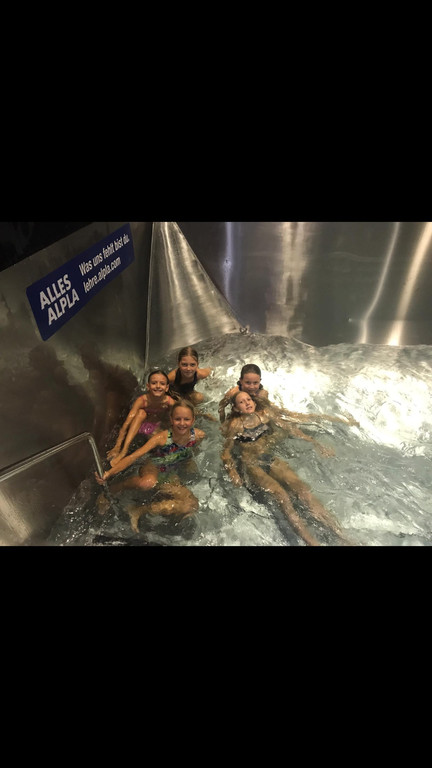 Schwimmer 3.jpg