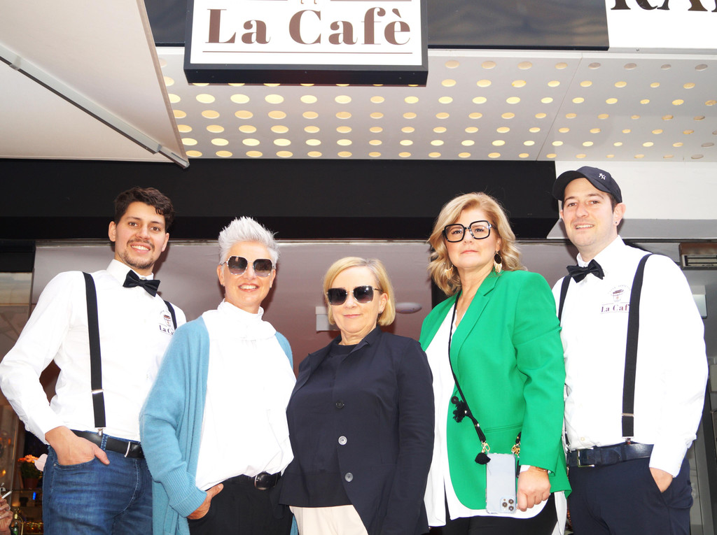 Das starke Team der Modenschau Manuel Vetter _Le Cafe__ Elke V__gel _Schuhhaus__ Sabine Nussbichler_ Lydia Vukovic _Linea Un.JPG