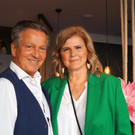Moderator Roman mit Lydia Vukovic von Linea Uno.JPG