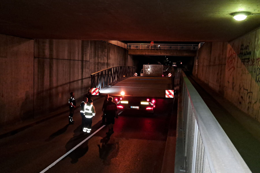 csm_20231004-Radwegebru-cke-Stiglingen-abgebaut-4_f0886b813b.jpg