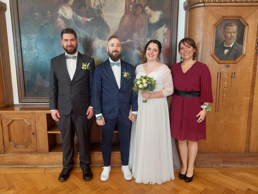 Fam_ Konzett mit Trauzeugen.jpg