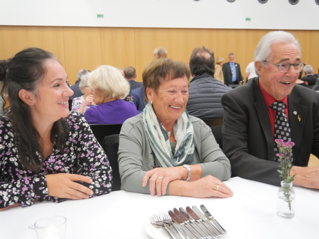 Ehrung M__nnerchor 201023_1.JPG