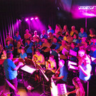 beim Singen rot.JPG