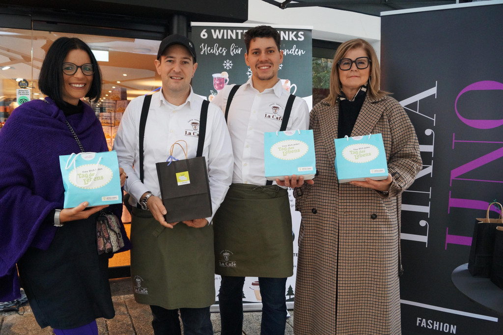 Daniela Erath-Mohr _Verein Aktion Leben__ Claudio Errico und Manuel Vetter von Le Caf__ und Lydia Vukojevic von Linea Uno.JPG