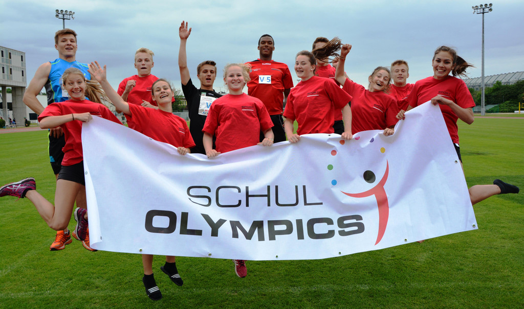 Schul Olympics Siegerteams 2015.JPG