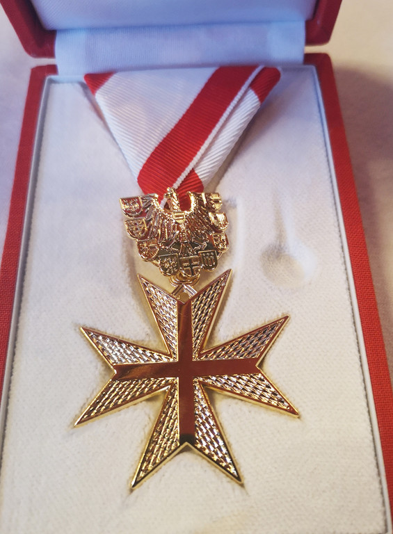 Goldenes Verdienstzeichen.jpg