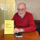 G__nther J Wolf schenkt SdH sein Buch1 n.jpg
