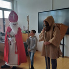 Nikolaus und Knecht Ruprecht zu Gast an der Volksschule Leopold