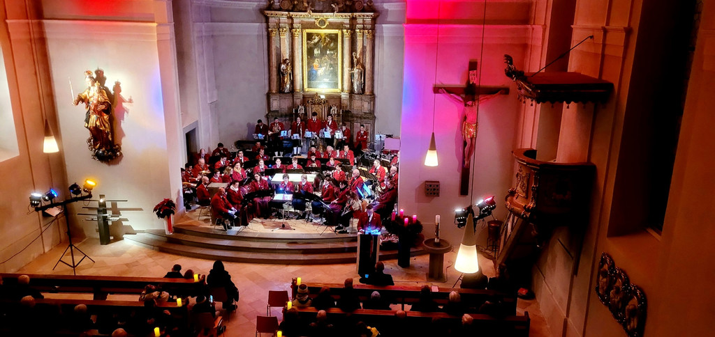 Musikverein Adventkonzert Pfarrkirche A GESAMTANSICHT 15-12-2022 _6_.jpg