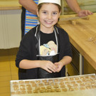Mit Papa in der  Weihnachtsb__ckerei __ MG Rankweil _7_.JPG
