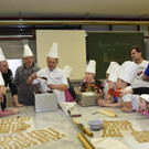 Mit Papa in der  Weihnachtsb__ckerei __ MG Rankweil _13_.JPG