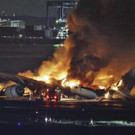 APTOPIX_Japan_Plane_Fire_39090.jpg