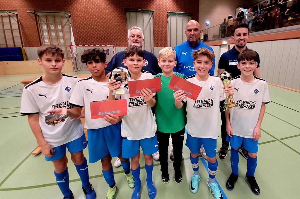 Fu__ball SVL NACHWUCHS SPARK7 U12 Turnier 09-12-2023 _23_ Sieger Friedrichshafen.jpg