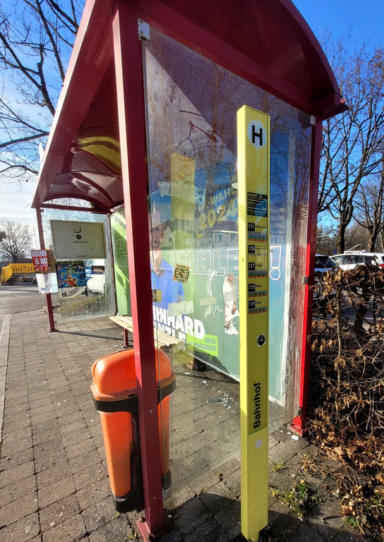 Bahnhof Lochau-H__rbranz VORPLATZ NEU D Bushaltestelle Bestand 30-10-2023 _3_.jpg
