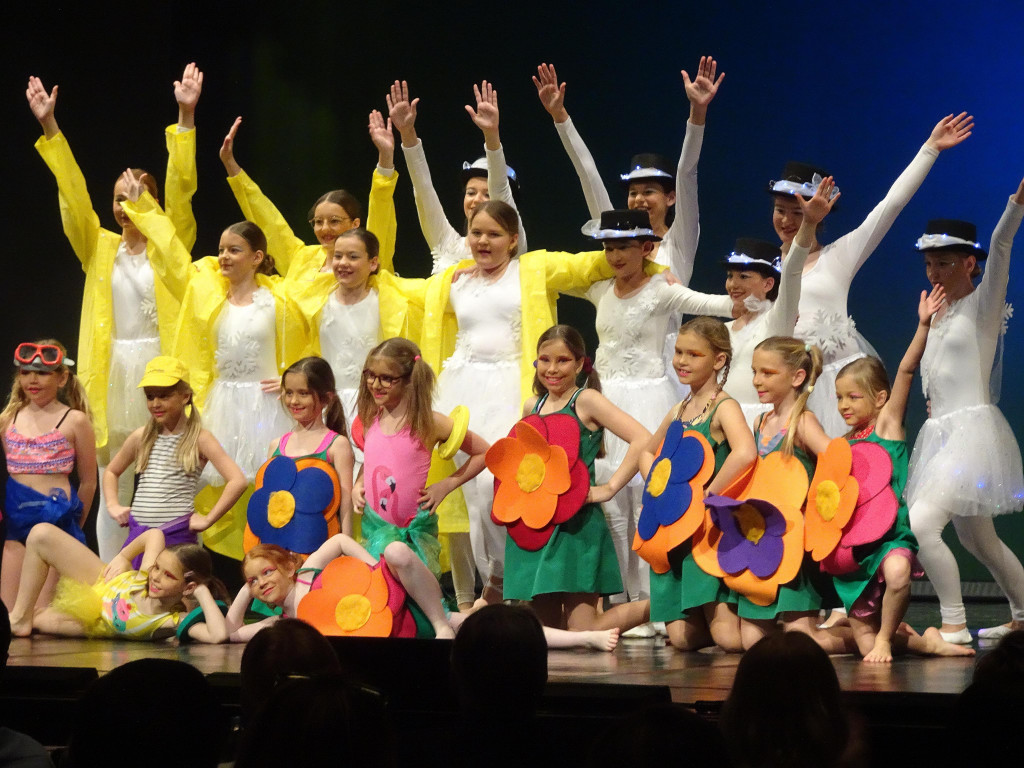 Kinder- und Teenytanzgruppe M__hlebach.JPG