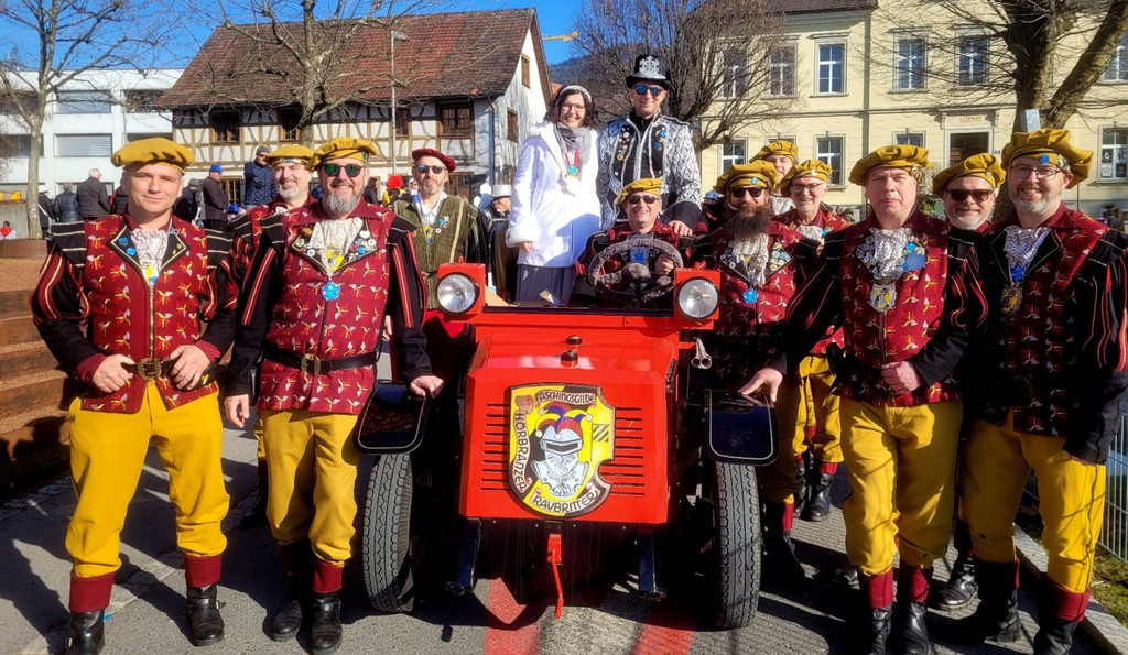 BU 9 Fasching UMZUG H__rbranzer Raubritter mit Prinzenpaar 2023 _12_.jpg