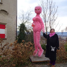 Ein pinker Blickfang im Oberdorf