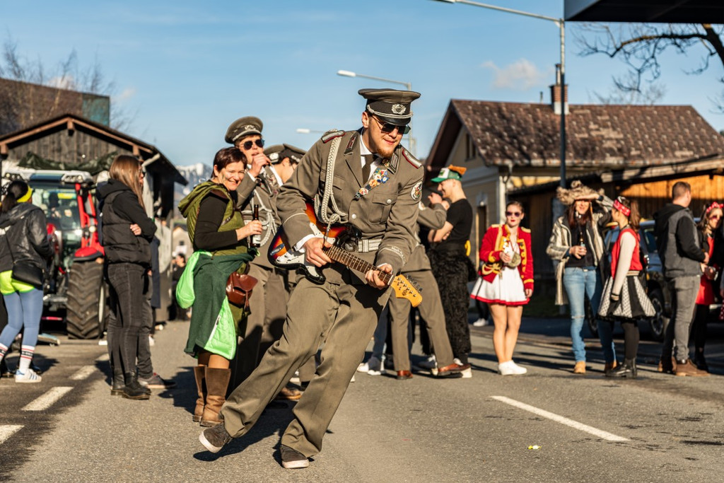Heli-04878 _Mittel_.jpg