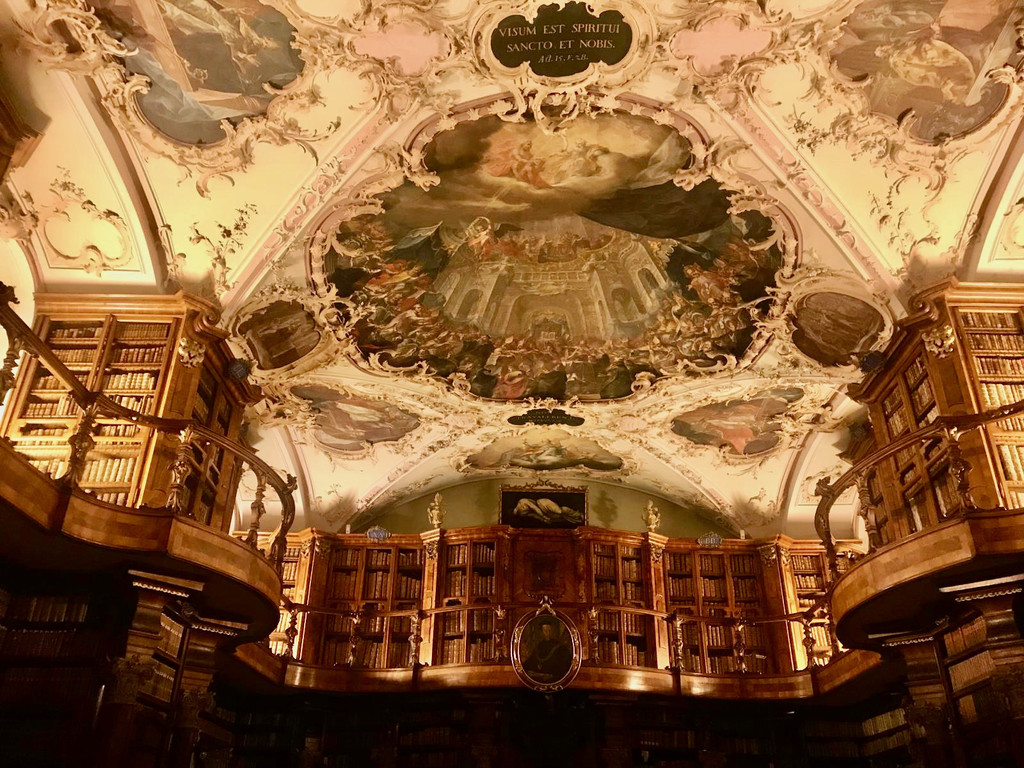 Stiftsbibliothek 2d3e155c-2be0-4df0-af5c-ee03f1e5a1b5.jpeg