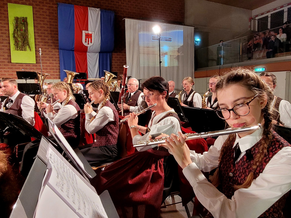 Musikverein FR__HLINGSKONZERT B Musikanten DETAIL15-04-2023 _4_.jpg