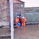 2024-04-06T121717Z_1798886275_RC2017A6XGGG_RTRMADP_3_RUSSIA-FLOODS-ORSK-EVACUATION.JPG