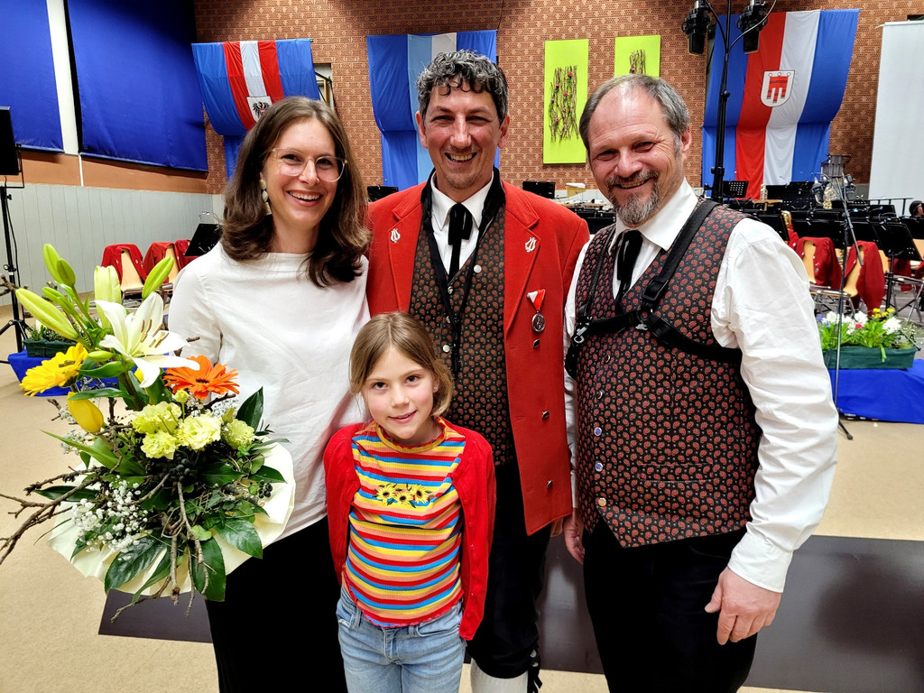 Musikverein FR__HJAHRSKONZERT C Ehrung GUSCHL 06-04-2024 _6_.jpg