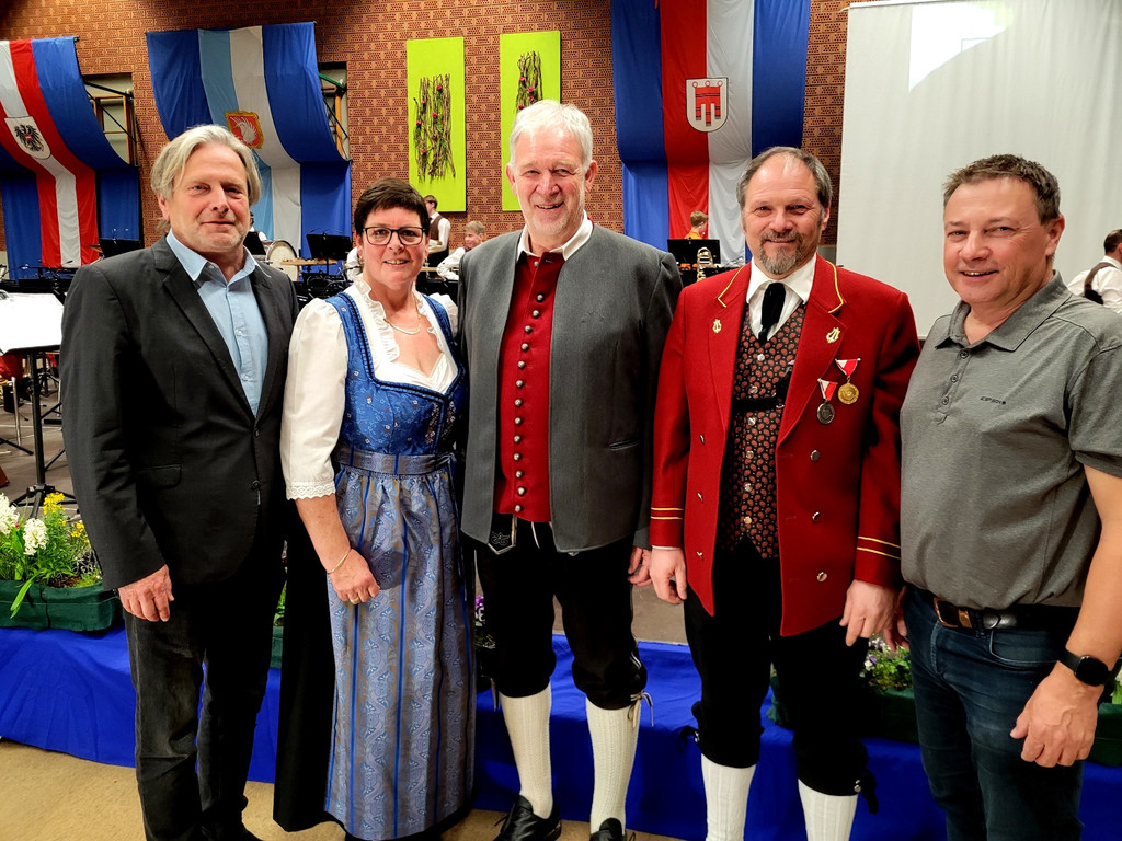 Musikverein FR__HJAHRSKONZERT E Prominenz G__STE 06-04-2024 _1_.jpg