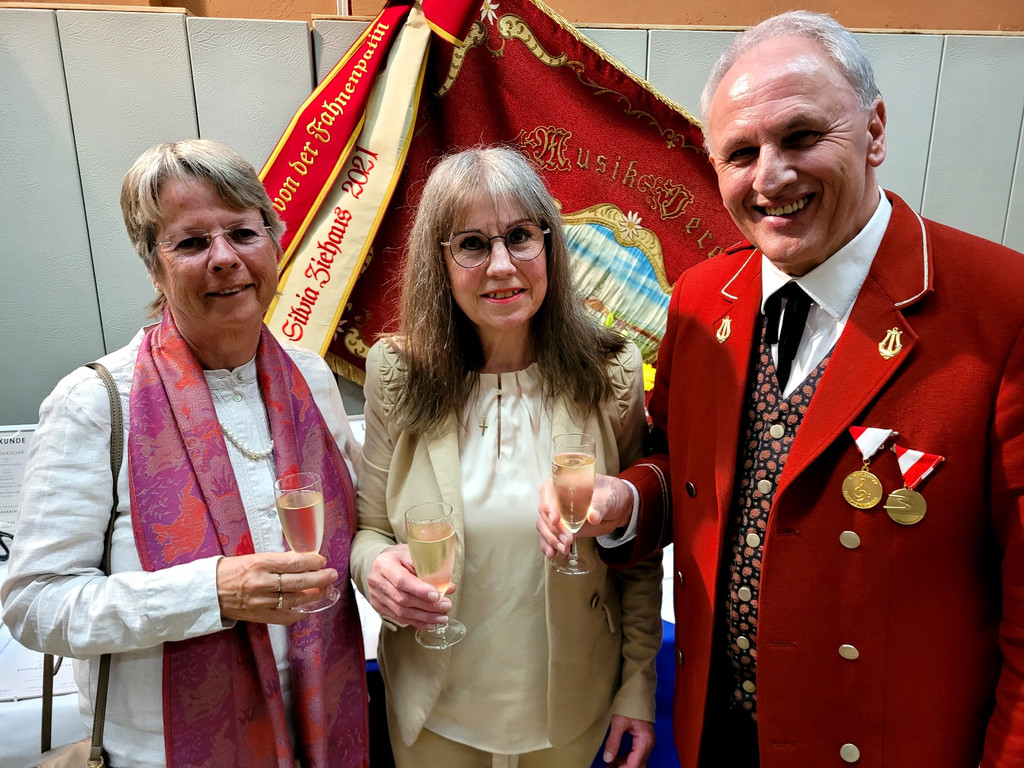 Musikverein FR__HJAHRSKONZERT E Prominenz G__STE 06-04-2024 _3_.jpg