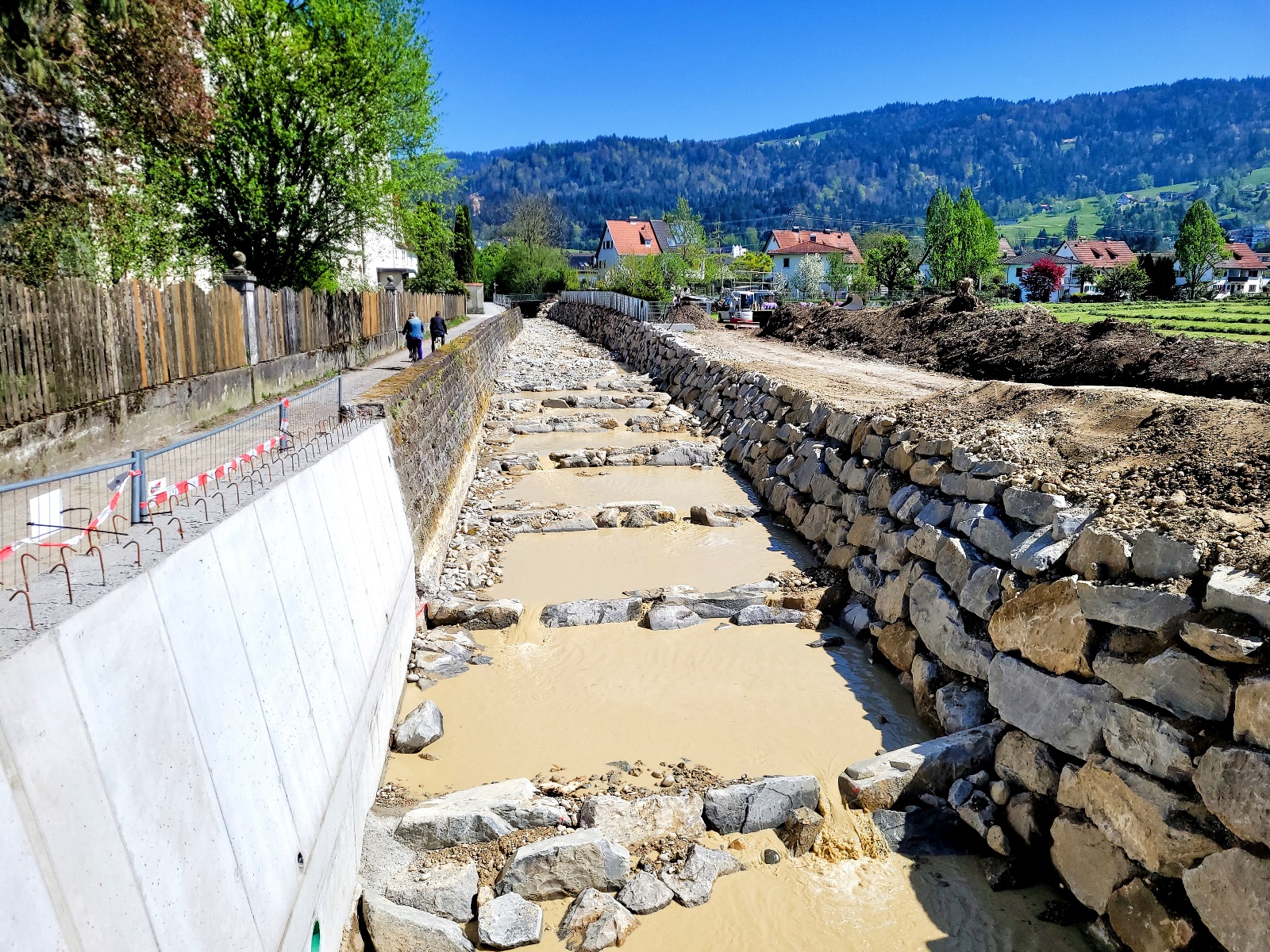 eRuggbach HOCHWASSERSCHUTZ BA 7 Klosterweg Richtung Eschachbr__cke NEU 12-04-2024 _1_.jpg