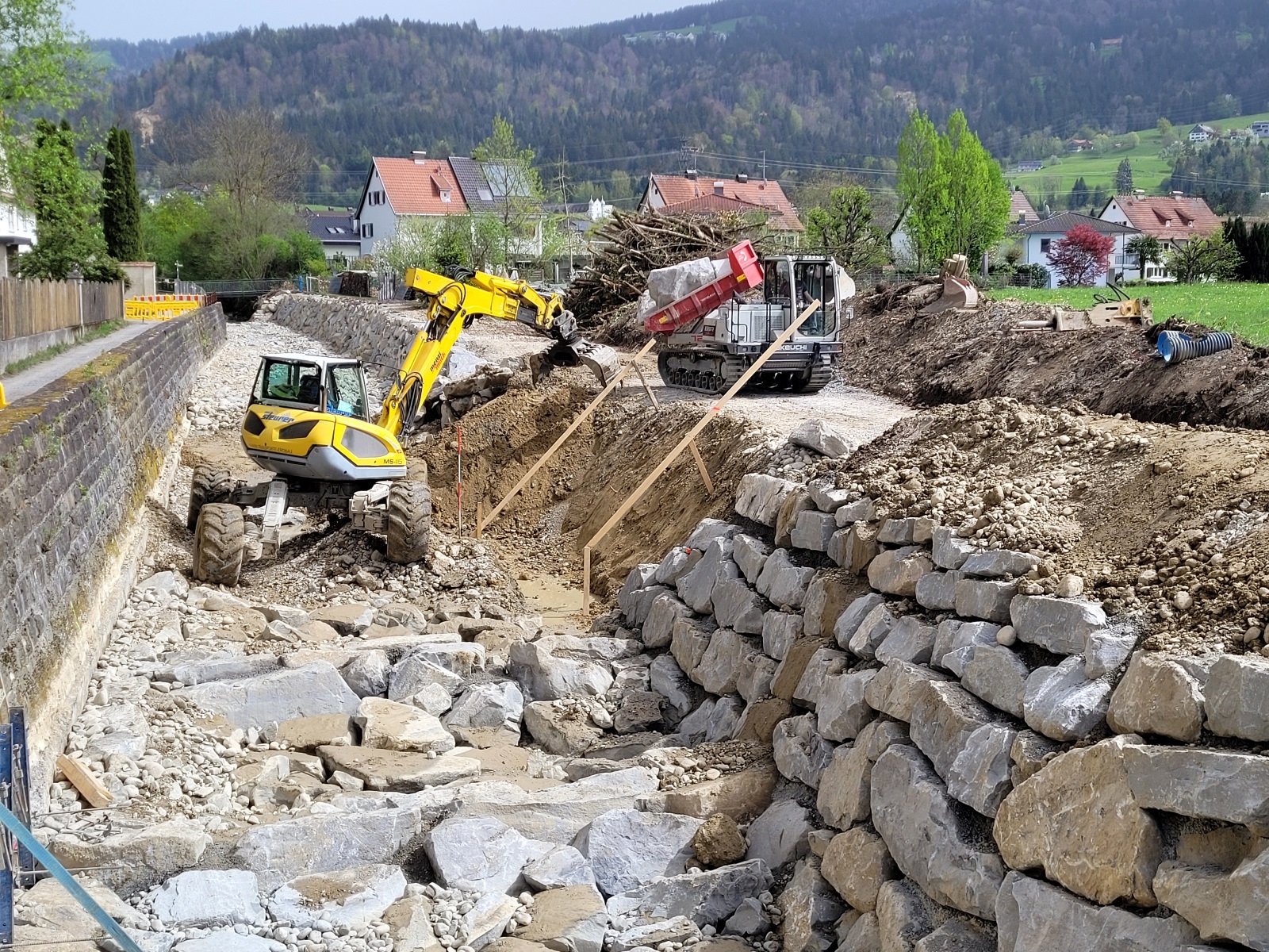 hRuggbach HOCHWASSERSCHUTZ BA 7 Klosterweg Richtung Eschachbr__cke NEU 08-04-2024 _3_.jpg
