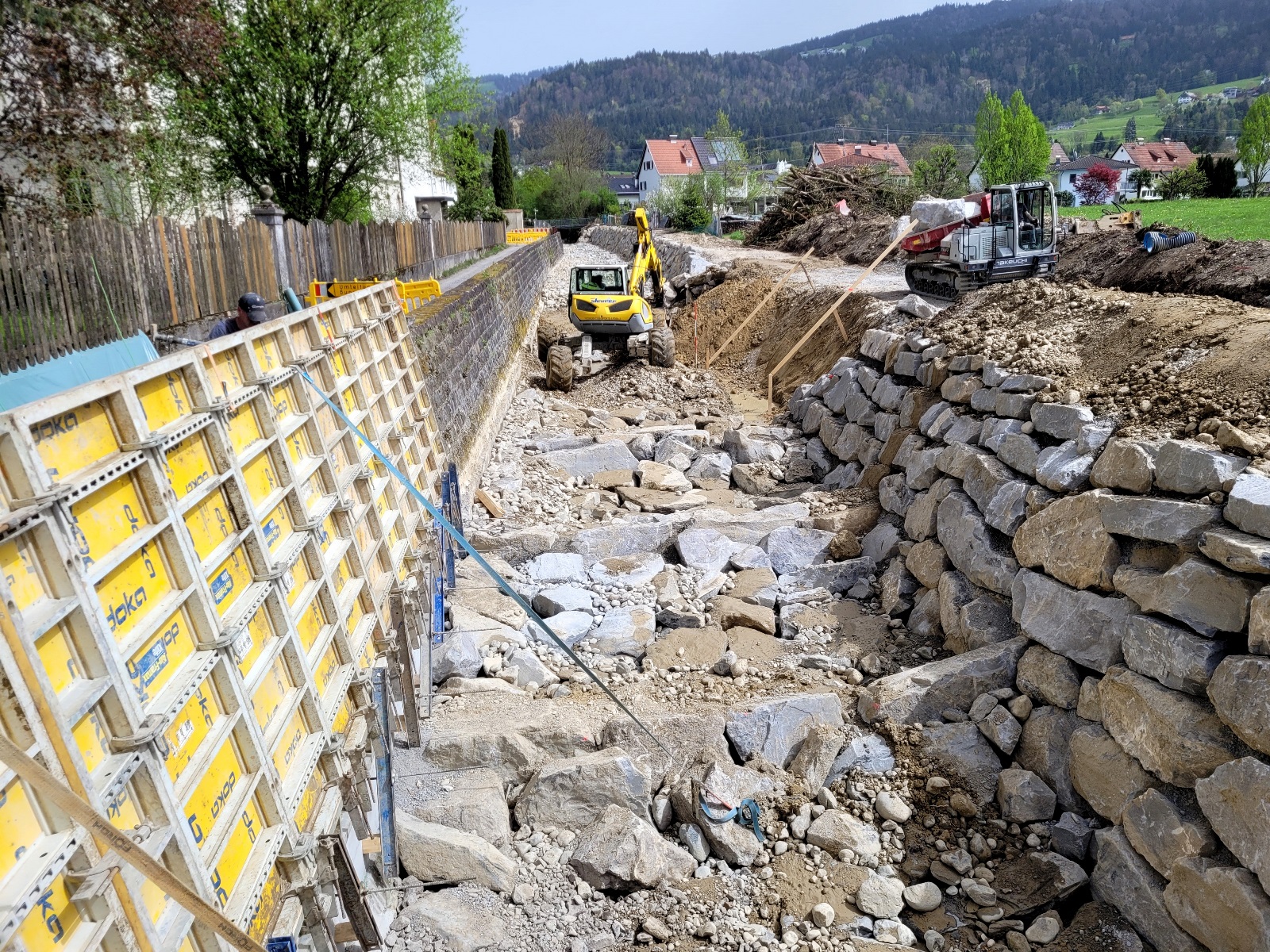 iRuggbach HOCHWASSERSCHUTZ BA 7 Klosterweg Richtung Eschachbr__cke NEU 08-04-2024 _1_.jpg