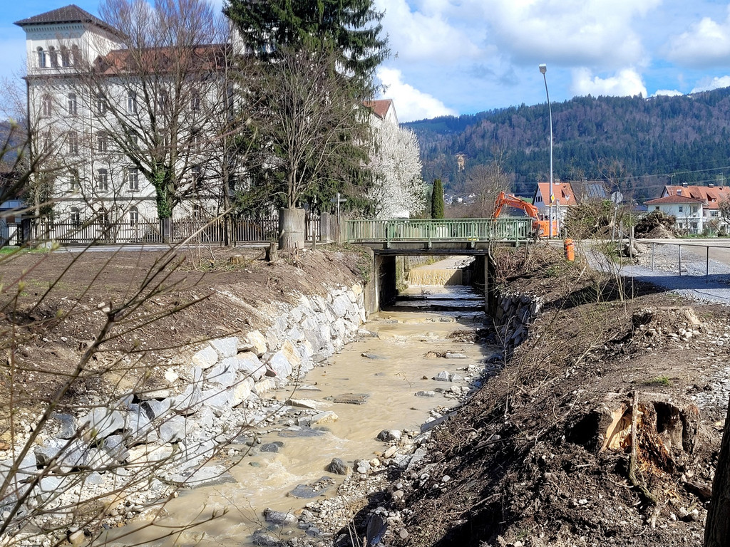 xRuggbach HOCHWASSERSCHUTZ BA 5 Klosterweg C Fertigstellung Br__ckenbereich 07-03-2024 _3_.jpg