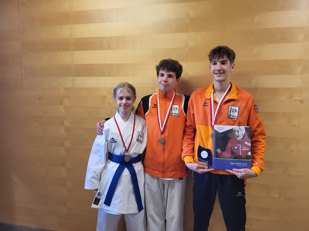 Landesmeisterschaft_Lorenz_Konstantin_Lara_Kata.jpg