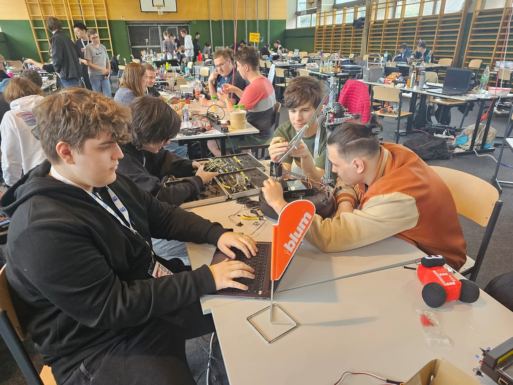 Botball Wettbewerb_1.jpg