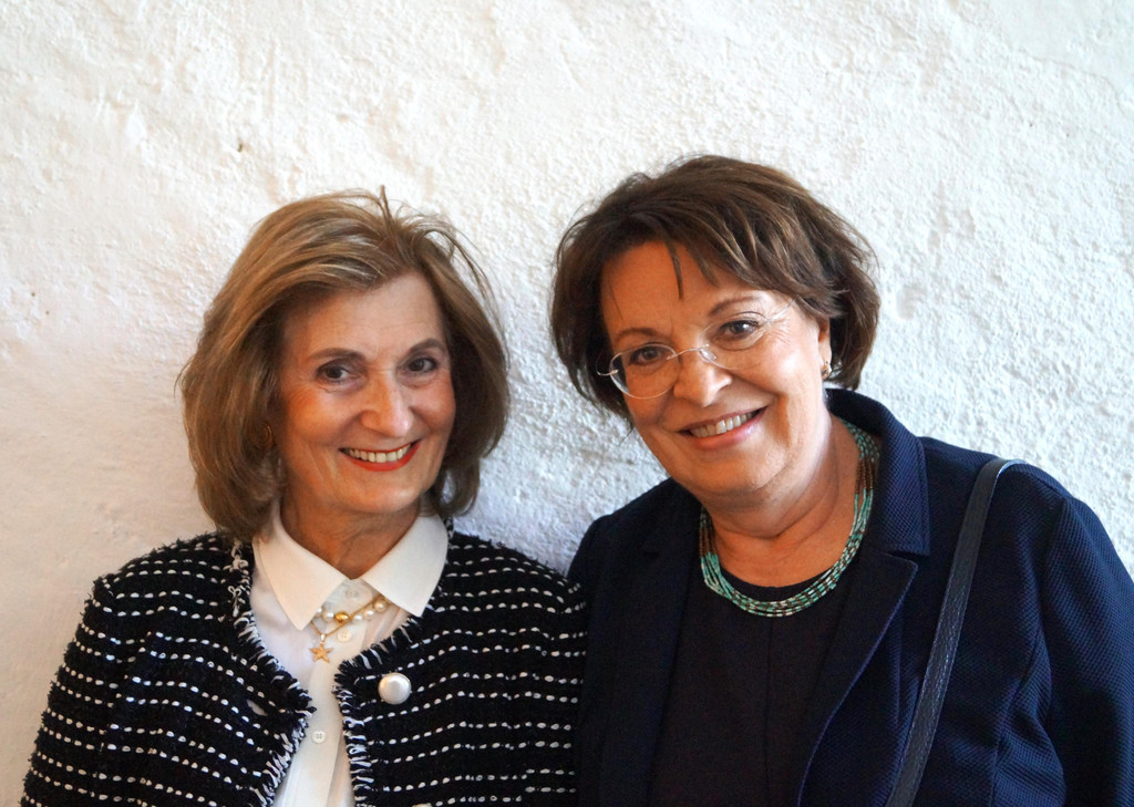 Cornelia Gasser-Balamaci und Karin Nagel freuten sich sehr auf den Abend.JPG