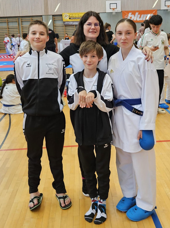 Foto Kumite_ Maximilian_ Elena_ Lea.jpg