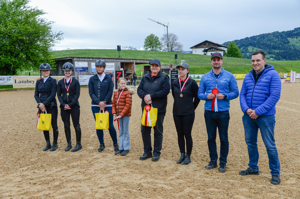Foto Waschb__r - Siegerehrung ASV__ Kegelcup lizenzfrei.jpg