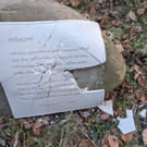 Lyrikweg 5_Tontafel zerst__rt_2024_c_Doris Franz.JPG