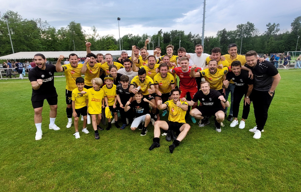 H__rbranz FUSSBALL Spiel gegen Lochau DERBY VOL REIHUNG 18-05-2024 _1_.jpg