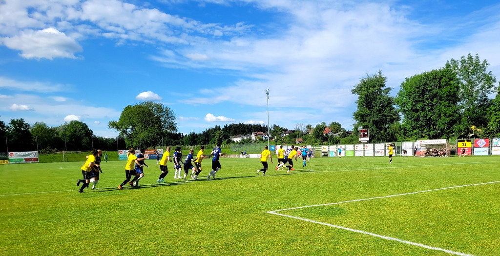 H__rbranz FUSSBALL Spiel gegen Lochau DERBY VOL REIHUNG 18-05-2024 _8_.jpg