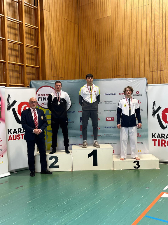 Kumite Einzel U21.JPG