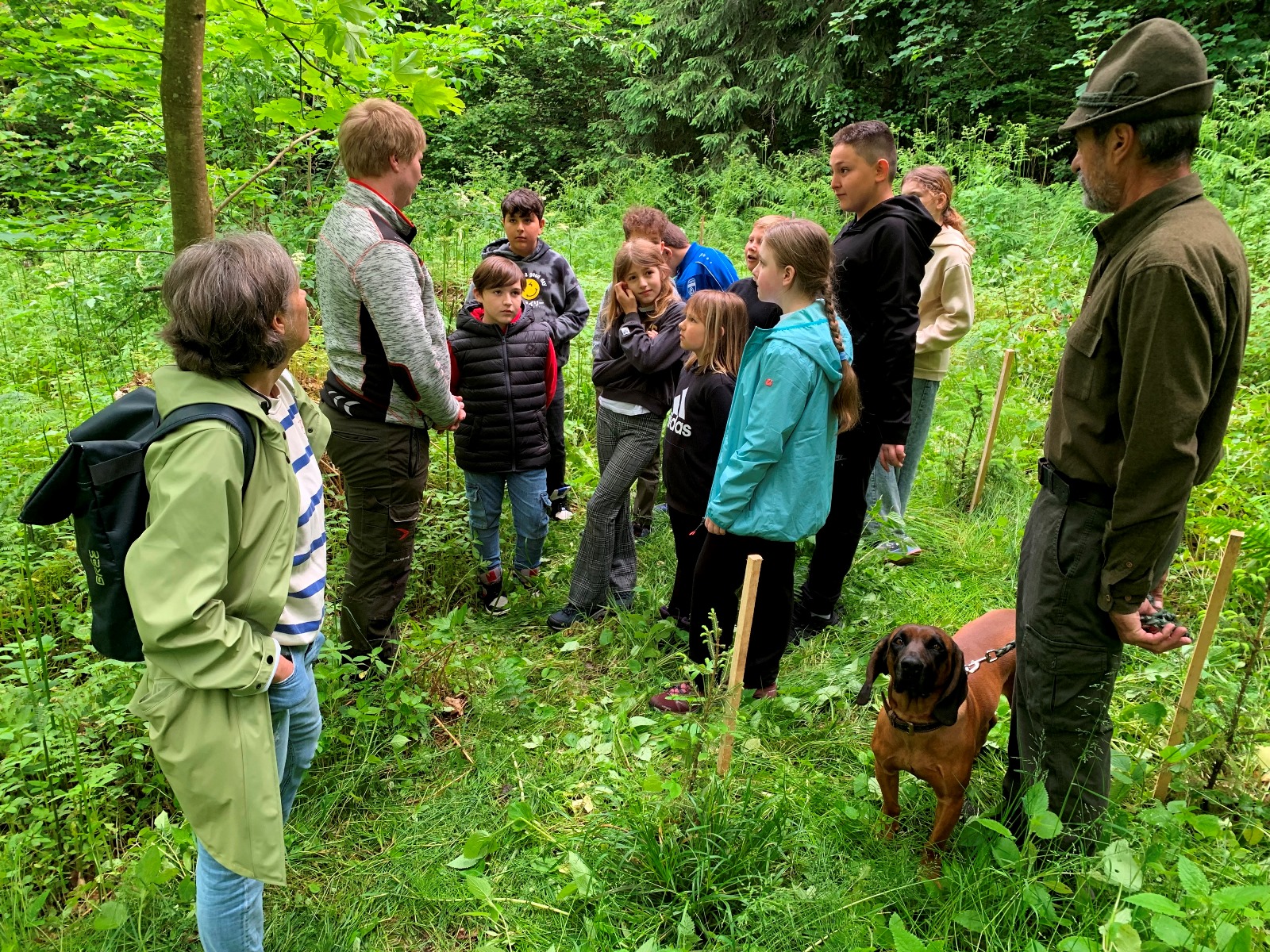Volksschule EXKURSION A Waldpflanzung 27-05-2024 _10_.jpeg