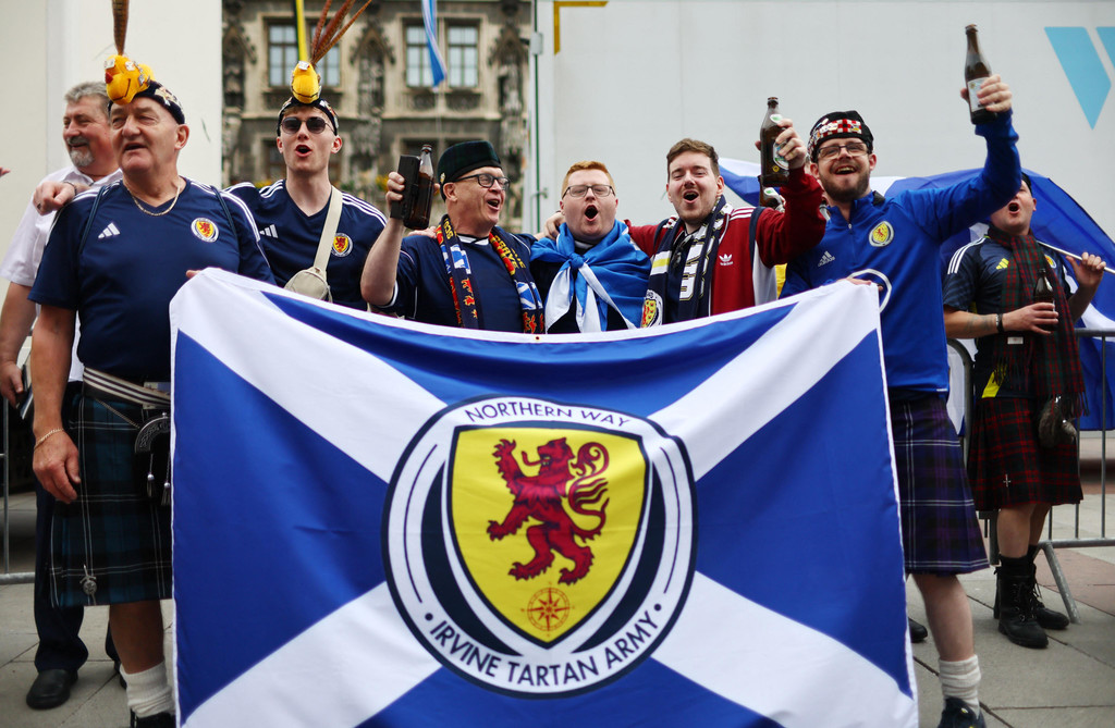 2024-06-14T105017Z_878332708_UP1EK6E0U3RBO_RTRMADP_3_SOCCER-EURO-GER-SCO-FANS-MUNICH.JPG