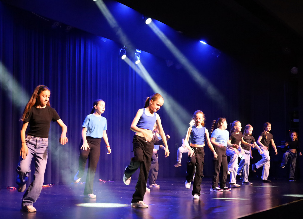 Dance _7_.JPG