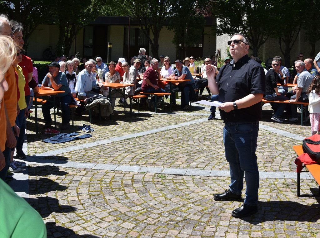 05 Singen beim Festplatz.JPG