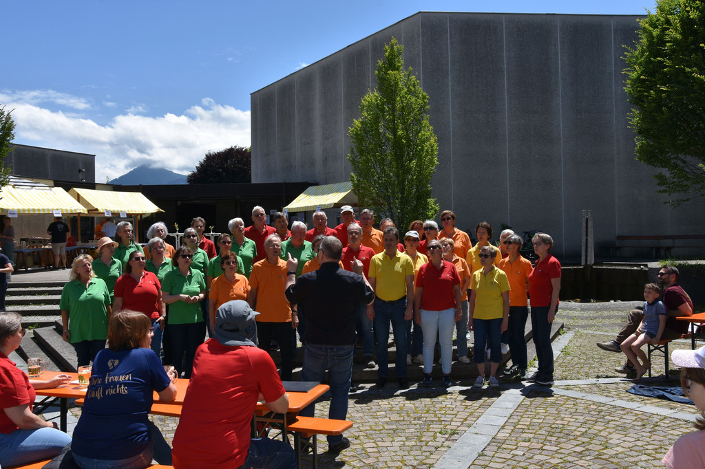 07 Singen beim Festplatz.JPG