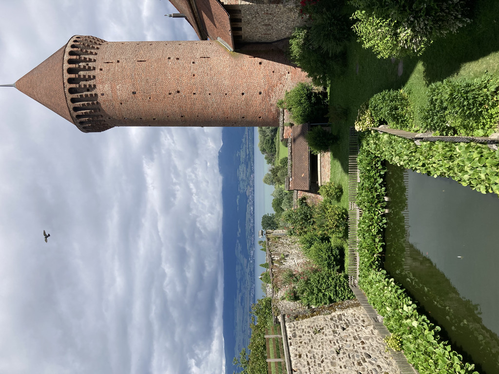 Chateau Chenaux in Estavayer le Lac.jpg