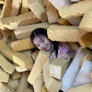 Ella aus der 2p beim Schaumgummibad.jpg