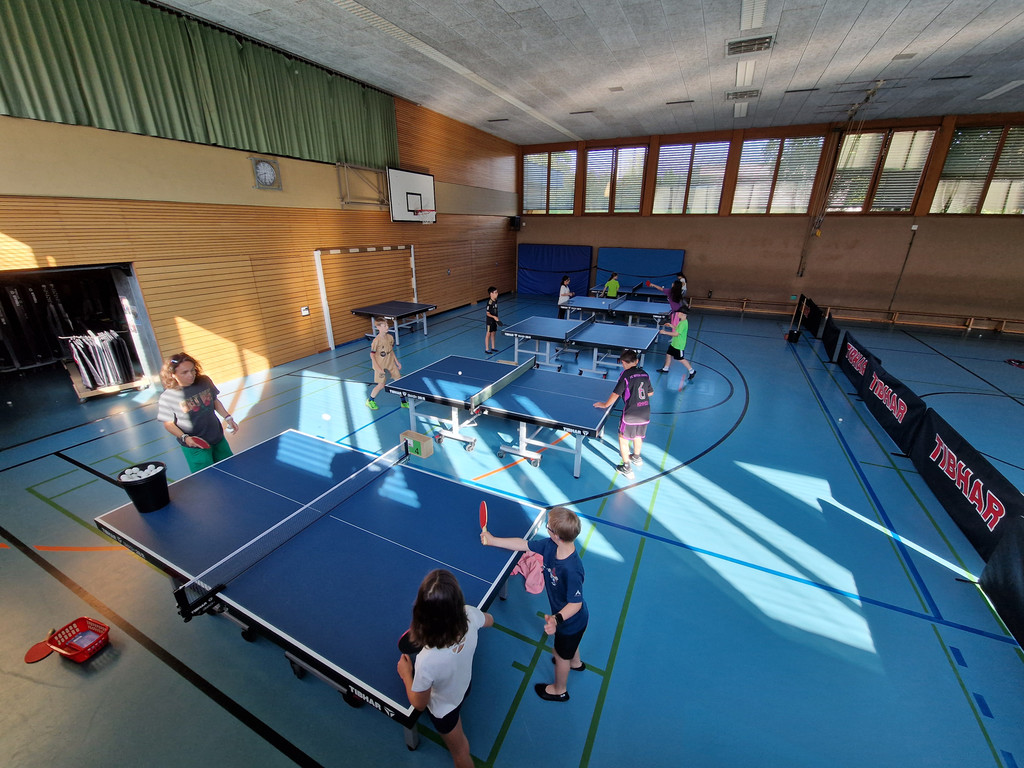 Tischtennis mit Frau Herburger.jpg